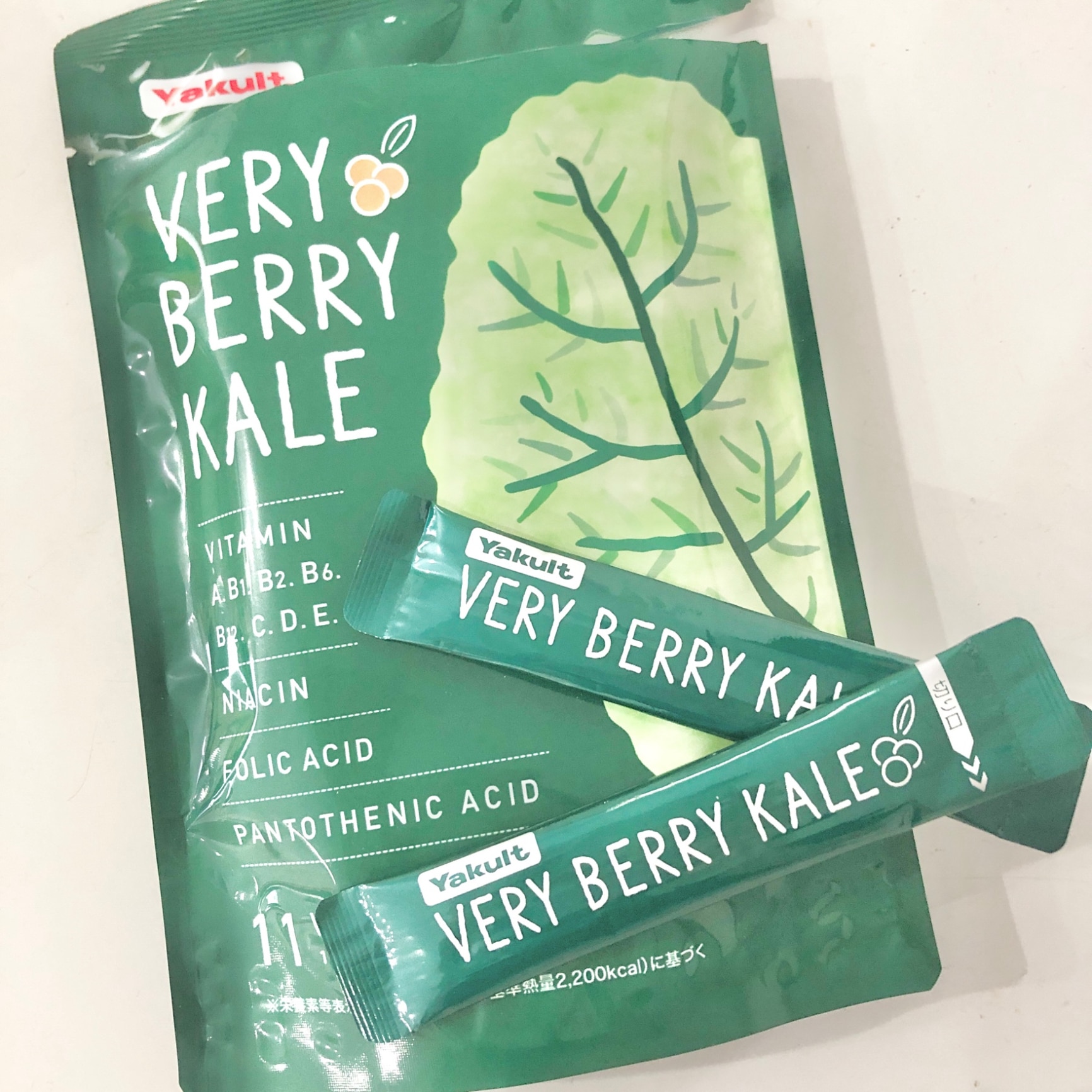 楽天限定】ヤクルト VERY BERRY KALE ベリーベリーケール(3.6g*15袋入