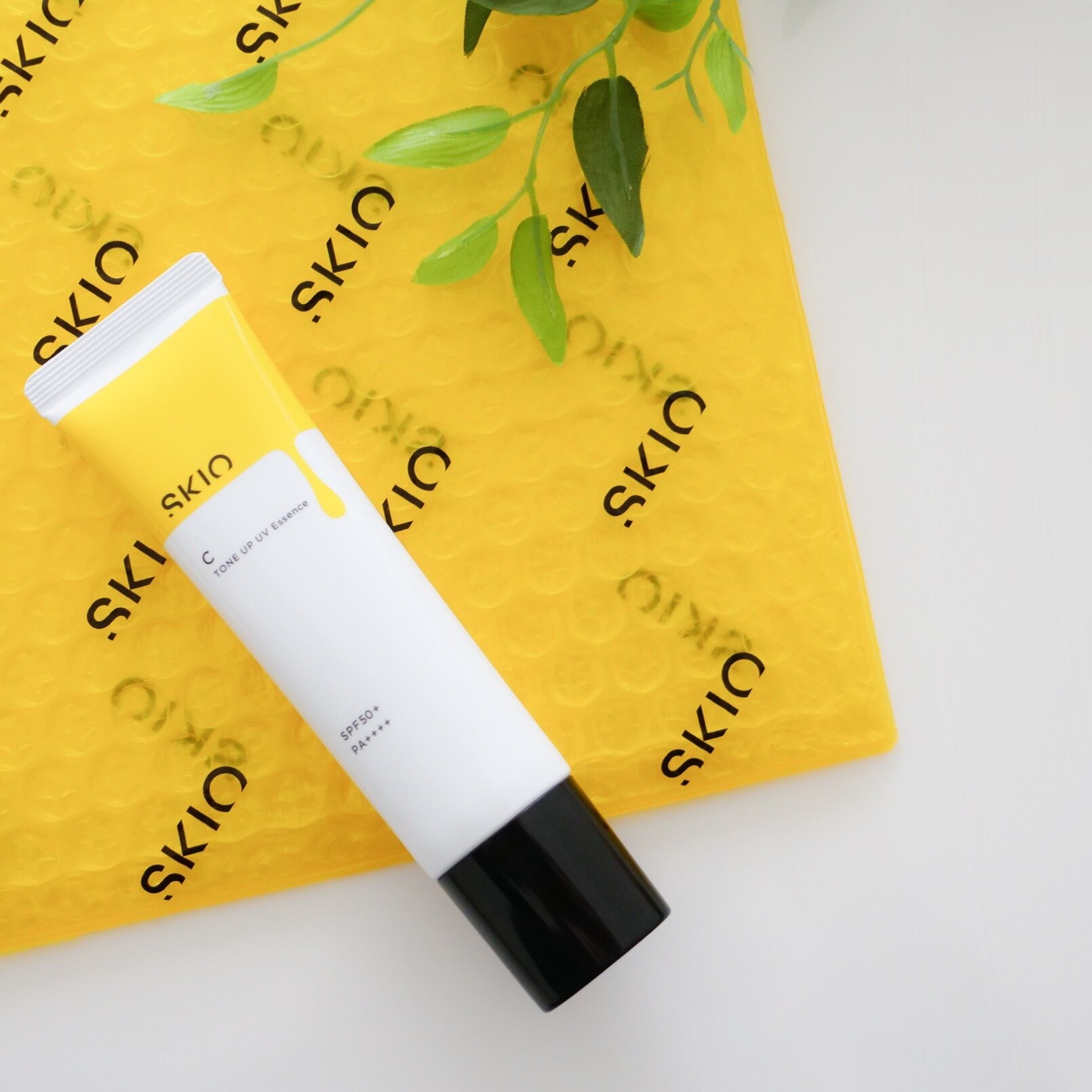 SKIO VC トーンアップUVエッセンス ロート製薬 日焼け止め トーン