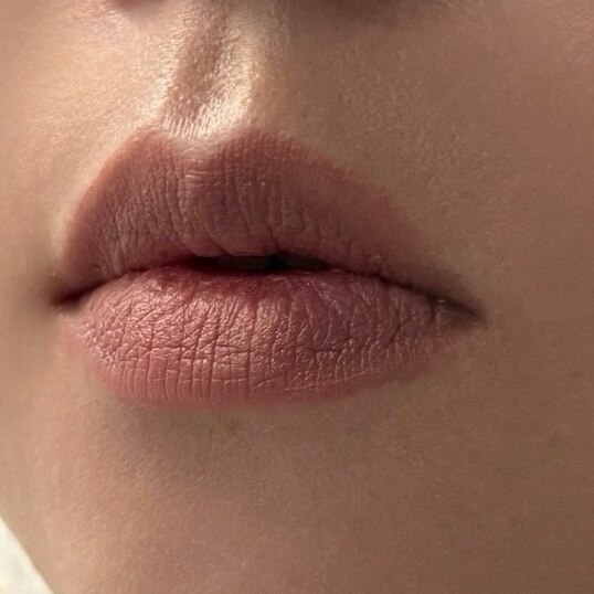 M・A・C マック ラスター ガラス シアーシャイン リップスティック リップ 口紅 リップカラー MAC ギフト【送料無料】 | カラーリップ リップメイク 潤う 落ちない 落ちない口紅 落ちにくい ツヤ 赤茶 茶色 オイル - メイン画像 2
