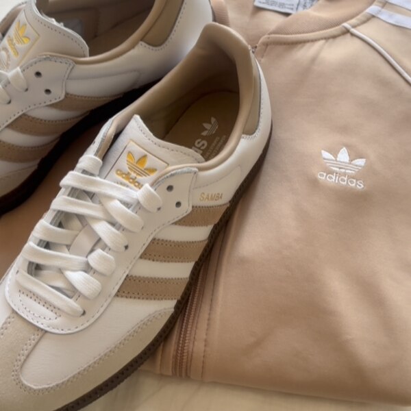 アディダス サンバ OG adidas SAMBA OG フットウェアホワイト/ベージュ 