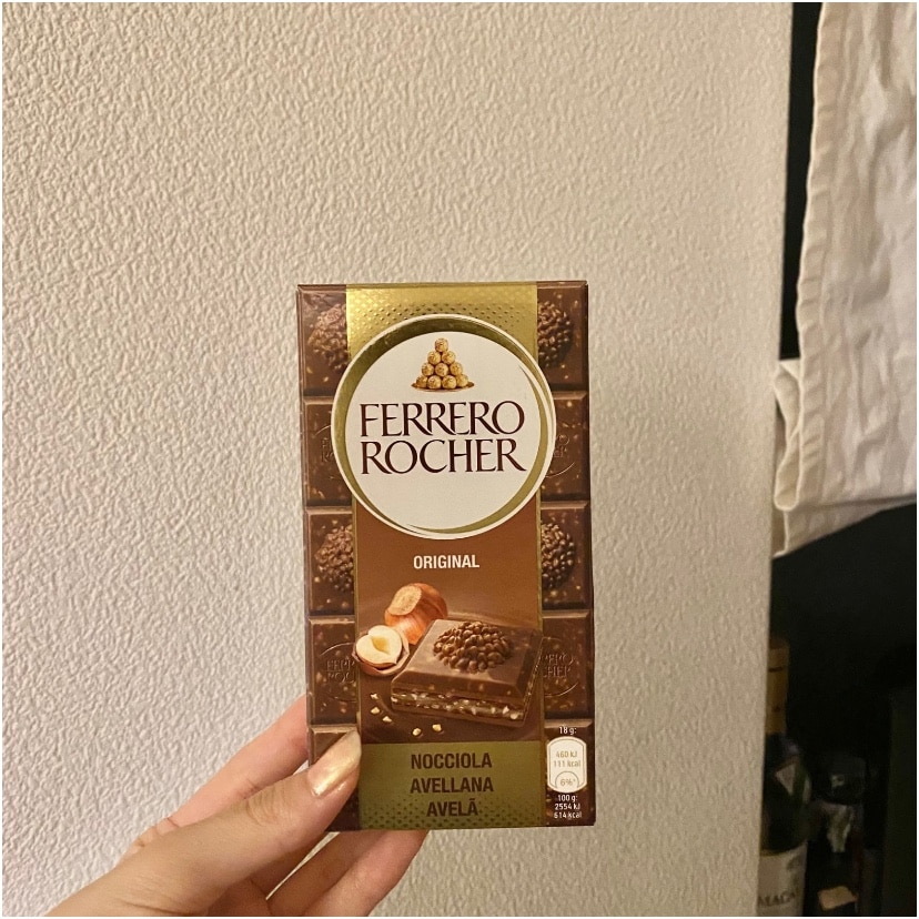 フェレロロシェ Ferrero Rocher プレミアム チョコレートバー ミルク