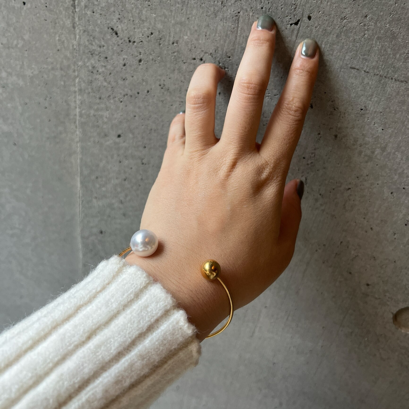 N185 バングル パール サージカルステンレス 金属アレルギー対応 ボール シンプル おしゃれ レディース 女性 ギフト ゴールド プレゼント カジュアル デイリー ジュエリー ajiro 5yk 5az - メイン画像 1