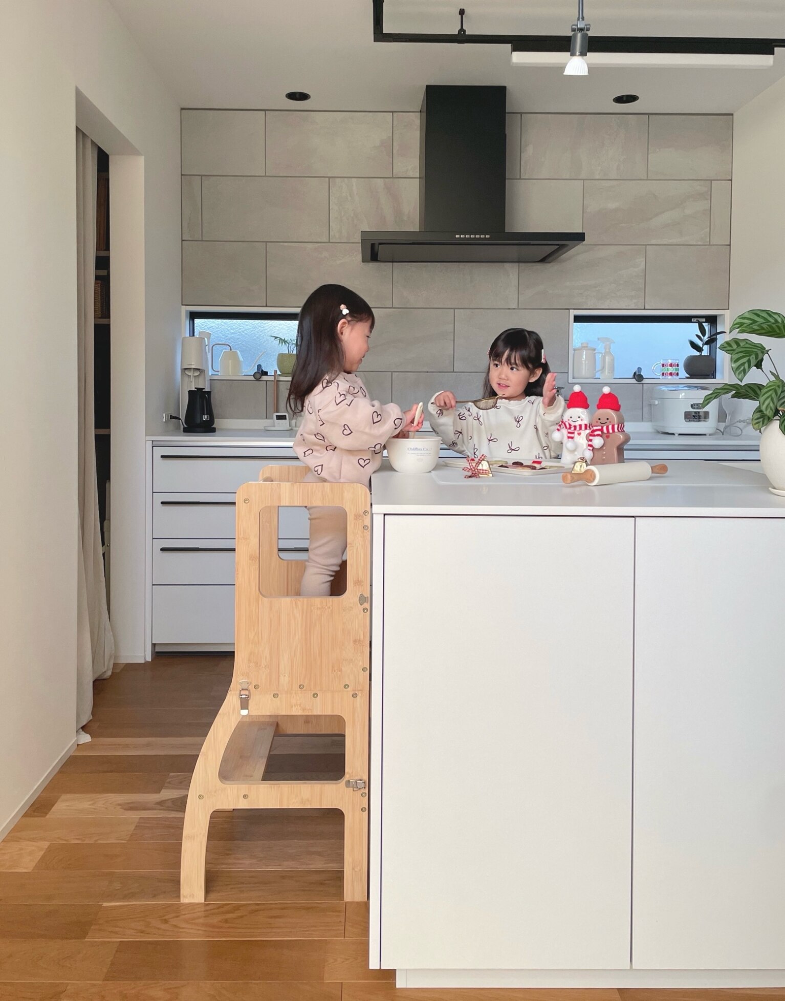 ラーニングタワー Amazon.co.jp: Brfveob ラーニングタワー 台所育児 折りたたみ