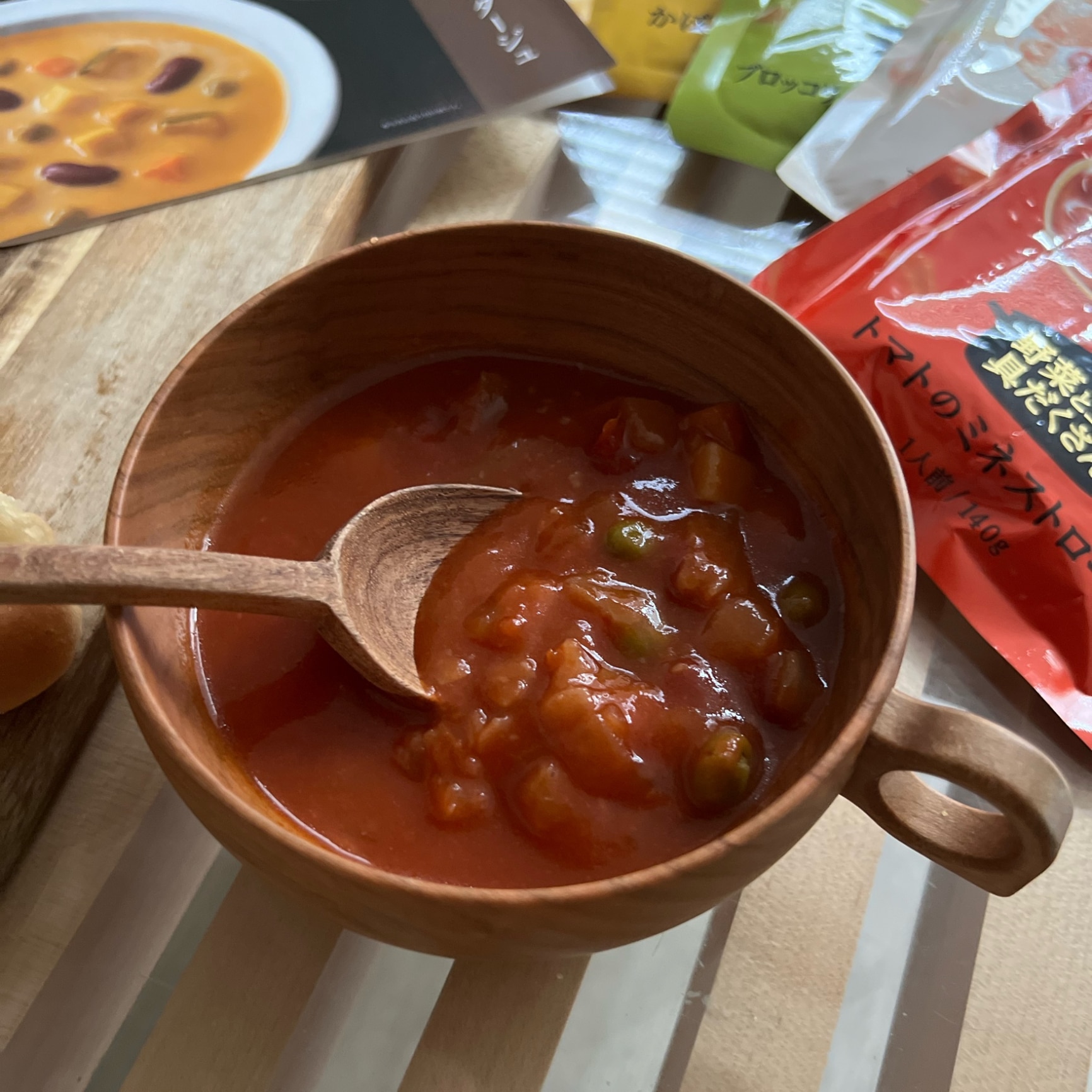 ★最強配送 父の日【カゴメ公式】野菜と豆の具だくさんポタージュセット 16袋(4種X4袋) スープ かぼちゃ ミネストローネ 豆 根菜 ブロッコリー ほうれん草 送料無料 お年賀 防災備蓄 非常食 ギフト お中元 夏 ヘルシー設計 お歳暮 母の日 父の日 - メイン画像 2