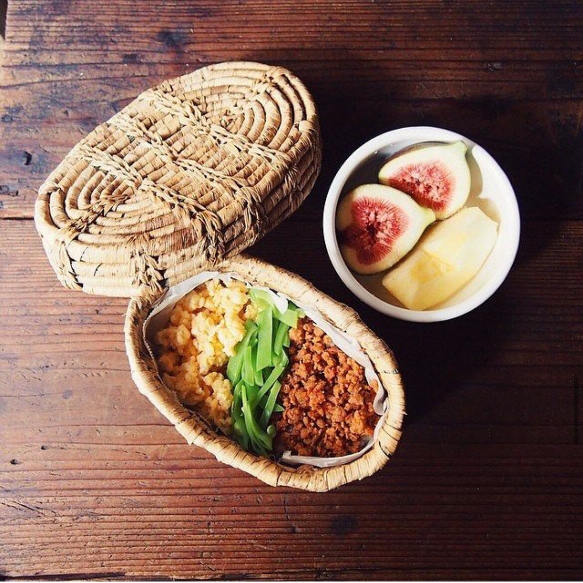 新品未使用 竹虎 竹皮弁当箱 ブルーノタウト 前島美江 復刻限定！竹皮弁当箱抗菌性のある竹皮そのままの風合い通気性のいいお