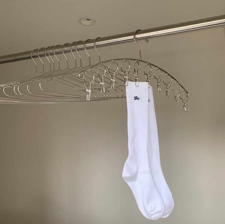 クーポン配布中 ピンチハンガー スリム 子供用 ハンガー 靴下 ズボン用 ブラジャー バスタオル スカート ピンチ付 下着 クリップハンガー