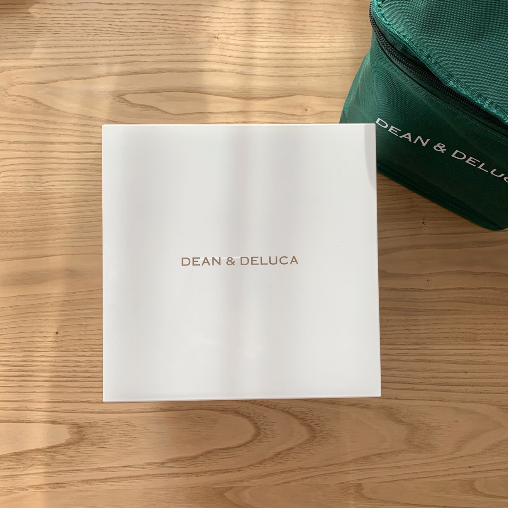 ♪ 大 ＃ホワイト 【DEAN & DELUCA】ディーンアンドデルーカ 三段重 大 
