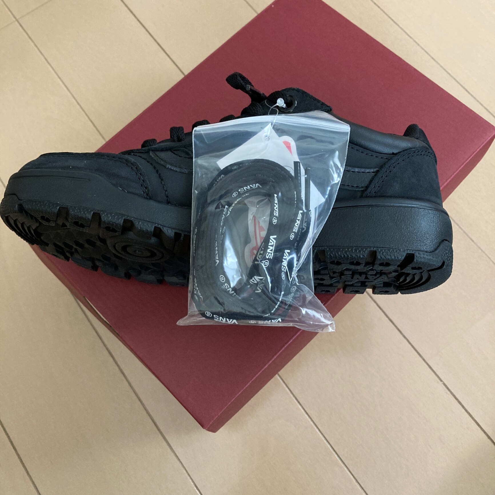 【VANS】 ヴァンズ TYSON V8610 BLACK/WHISPER 国内発送 VANS スニーカー ヴァンズ TYSON タイソン V8610 M.GLD/WHISPER