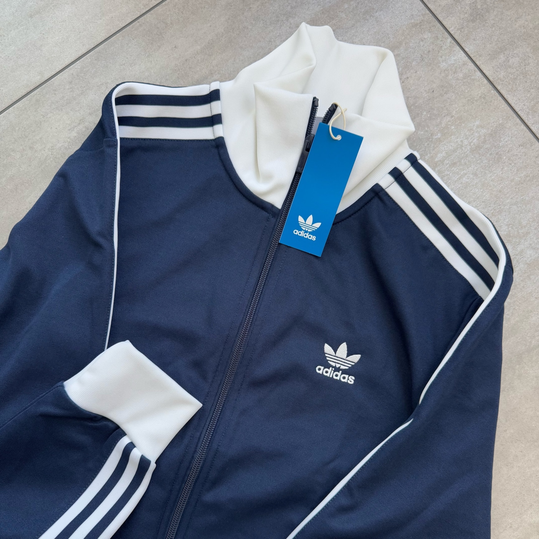 公式】アディダス adidas 返品可 ライフスタイル アディカラー