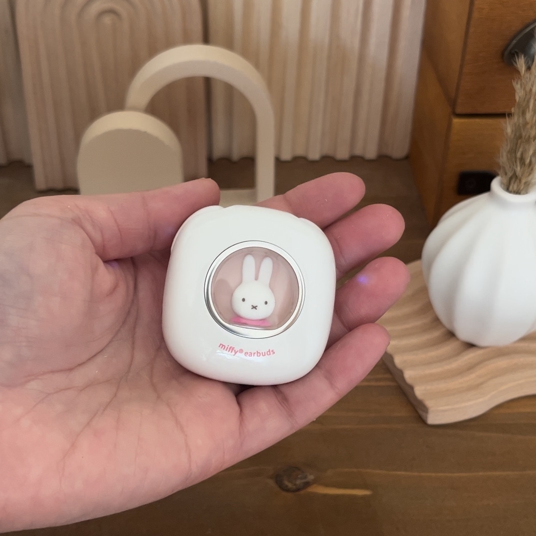 ピンク ワイヤレスイヤフォン 充電ケース付き 楽天市場】【在庫限り】【日本語和訳付き】ミッフィー Bluetooth