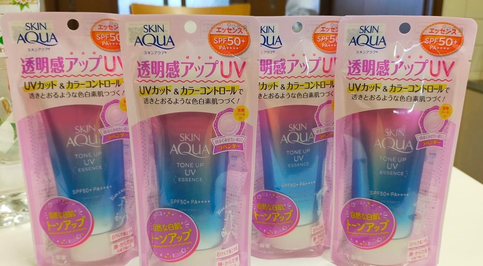 特売】 【あす楽】 ロート製薬 スキンアクア トーンアップUVエッセンス