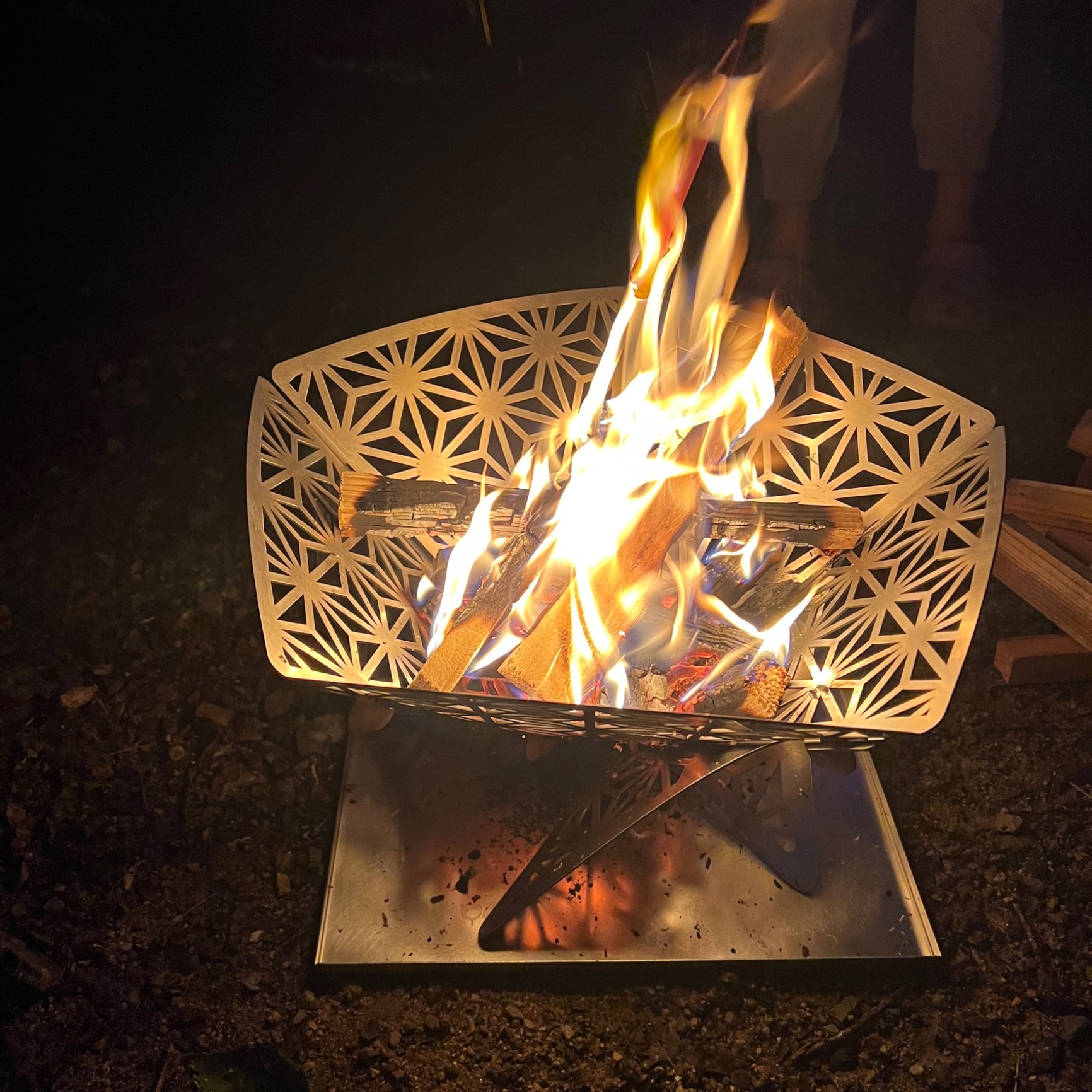 送料込】スモア（Smore） 映える！キャンプ 焚き火台 コンパクト