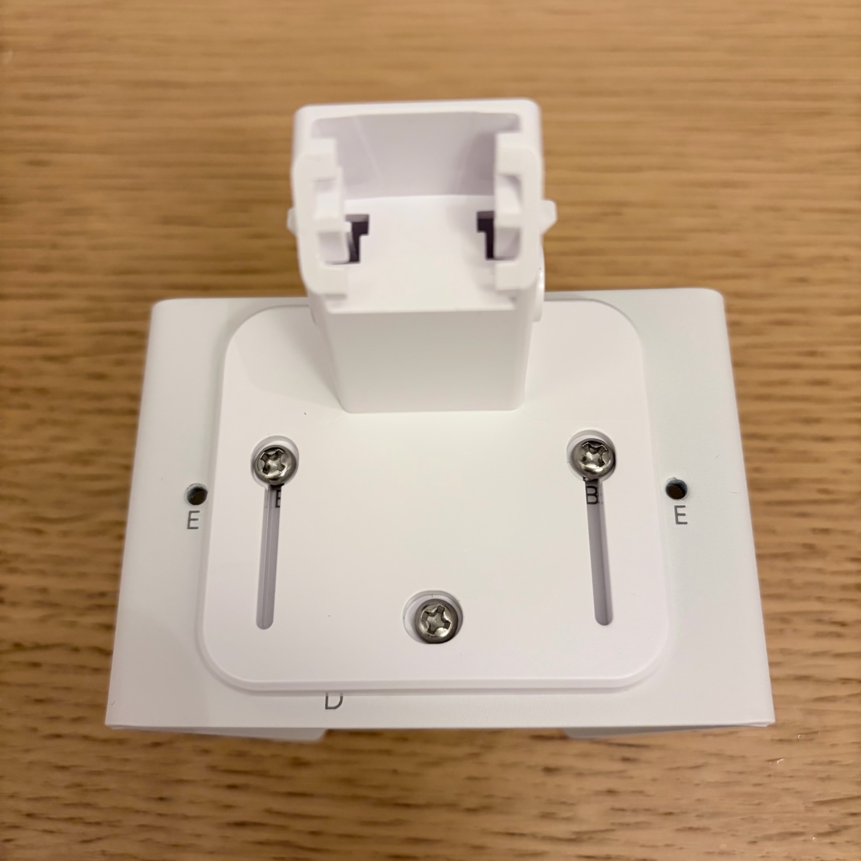 Eufy 屋外カメラ取付金具 ポール用 穴あけ不要 / 直径50~150mmのポール